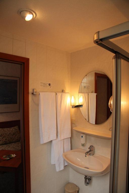 Ackfeld Hotel-Restaurant Bueren  Rom bilde